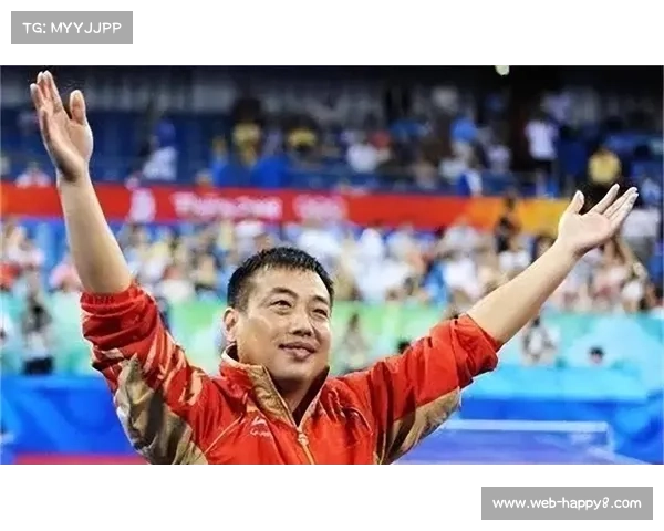 刘国梁亲临现场观战混双比赛细致观察队员竞技状态